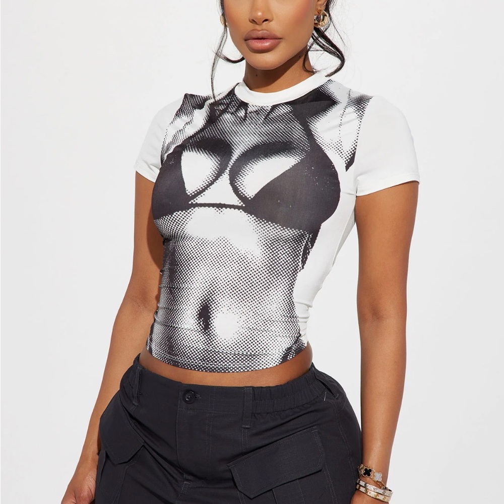 Graphic Black and White Tshirt